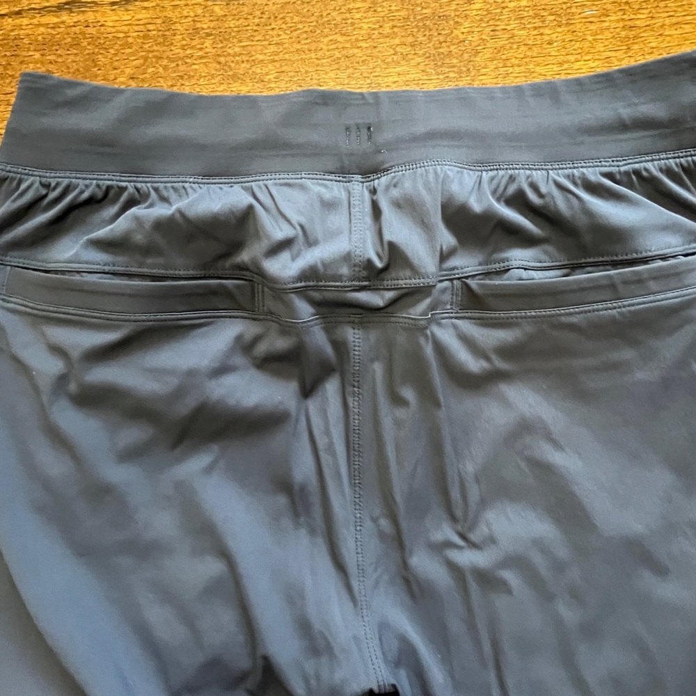 🍋LIKE NEW Condition Lululemon Jogger Pants - Picture 4 of 10